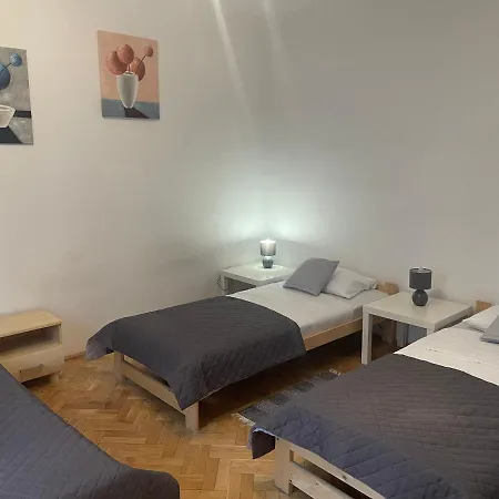 Apartamenty 650 Metrow Od Dworca Przemyśl Eksteriør bilde